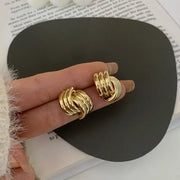 Vintage Geometric Interweaving