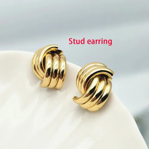 Vintage Geometric Interweaving